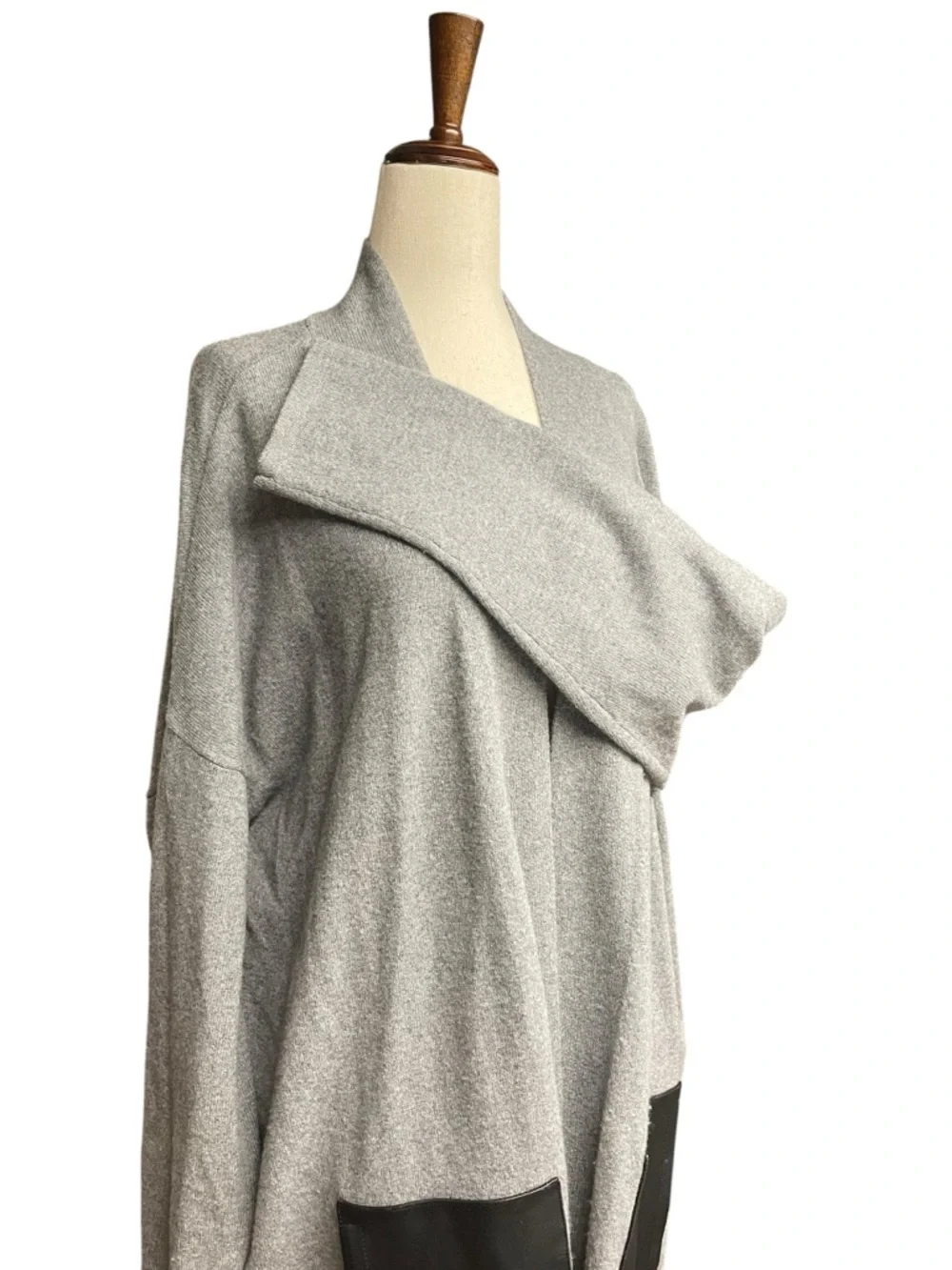 Eileen Fisher Cashmere Cardigan Sweater Large Grey Black Leather Pockets Luxe - Picture 6 of 12